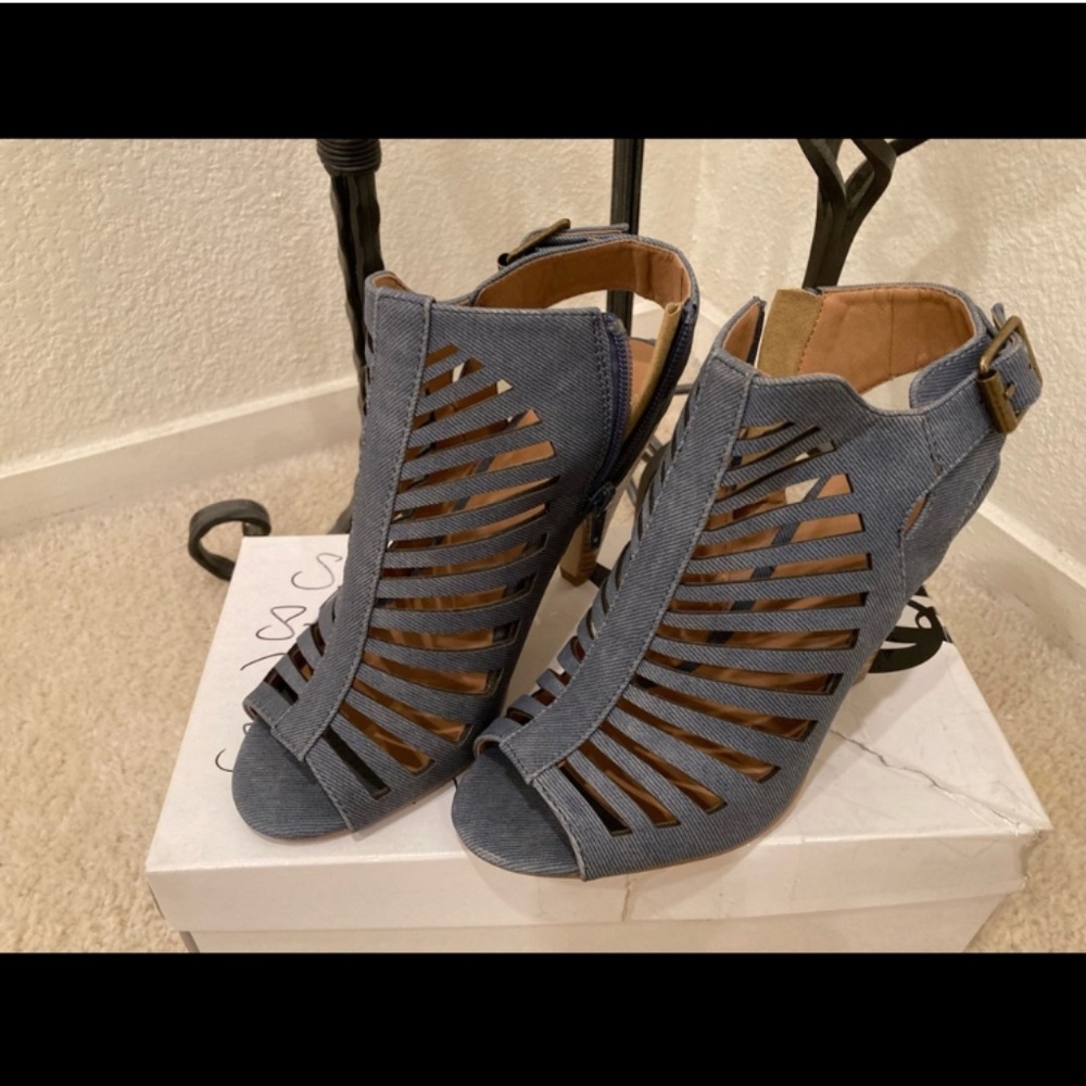 Denim Heeled Man Made Material Sandals  size 7